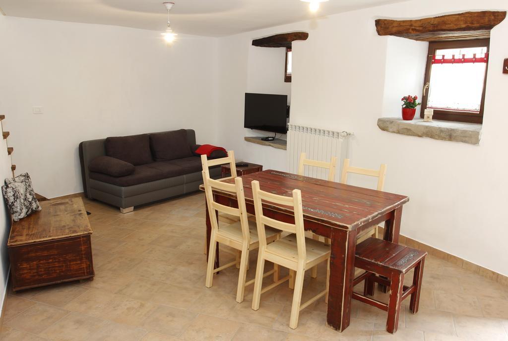 Hisa Jakob Črni Kal Exterior foto